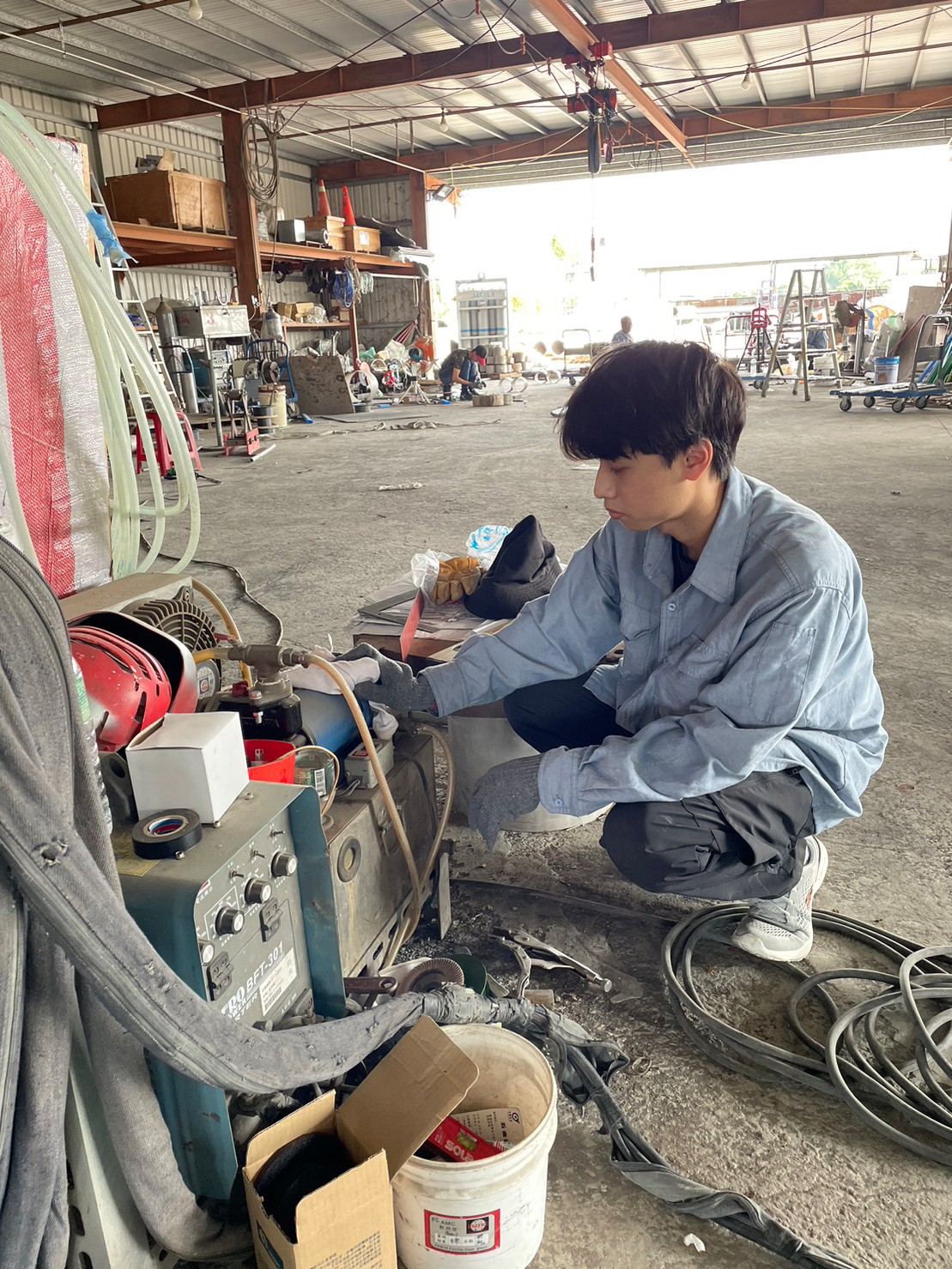 成品集料與出貨配合現場吊裝